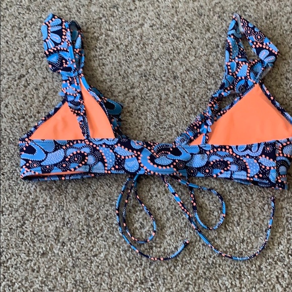 Bathing suit - Picture 2 of 3